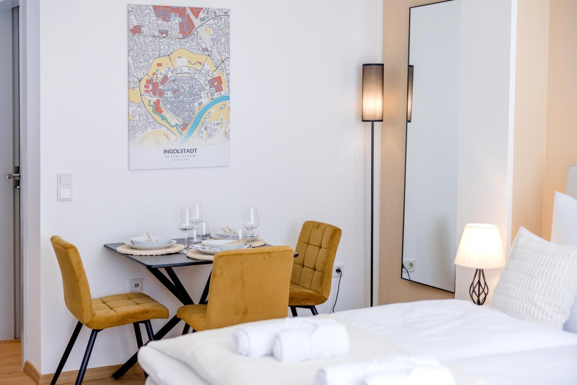 Lumen Homes - Altstadt-Studio Direkt Im Zentrum, Kueche, Netflix, Oeffentlicher Parkplatz Ums Eck Ingolstadt Exteriör bild