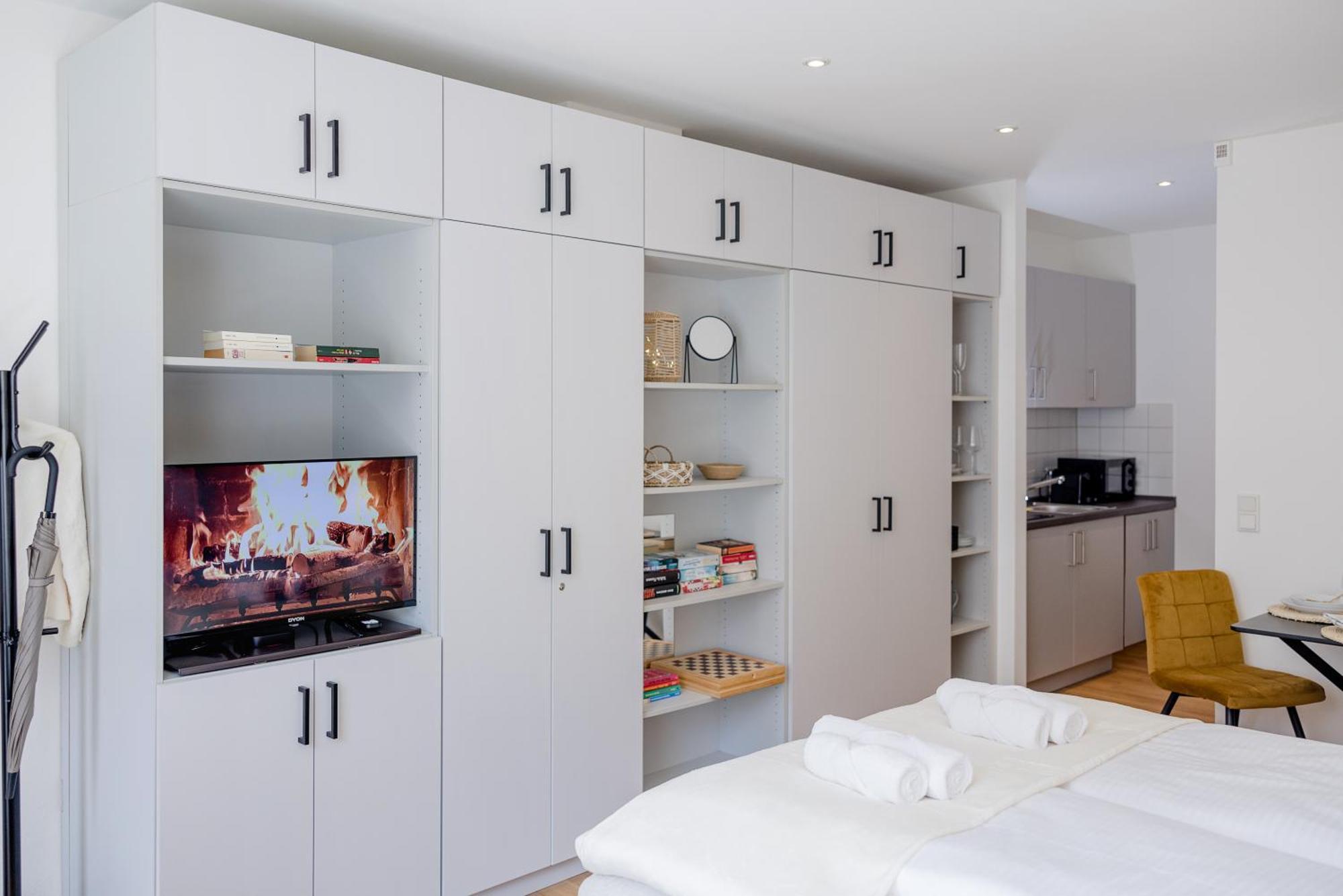 Lumen Homes - Altstadt-Studio Direkt Im Zentrum, Kueche, Netflix, Oeffentlicher Parkplatz Ums Eck Ingolstadt Exteriör bild