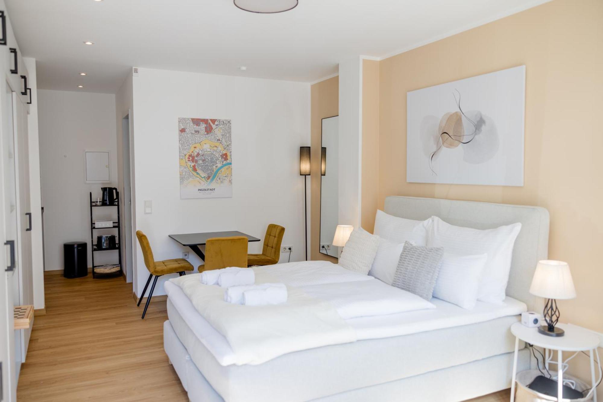 Lumen Homes - Altstadt-Studio Direkt Im Zentrum, Kueche, Netflix, Oeffentlicher Parkplatz Ums Eck Ingolstadt Exteriör bild
