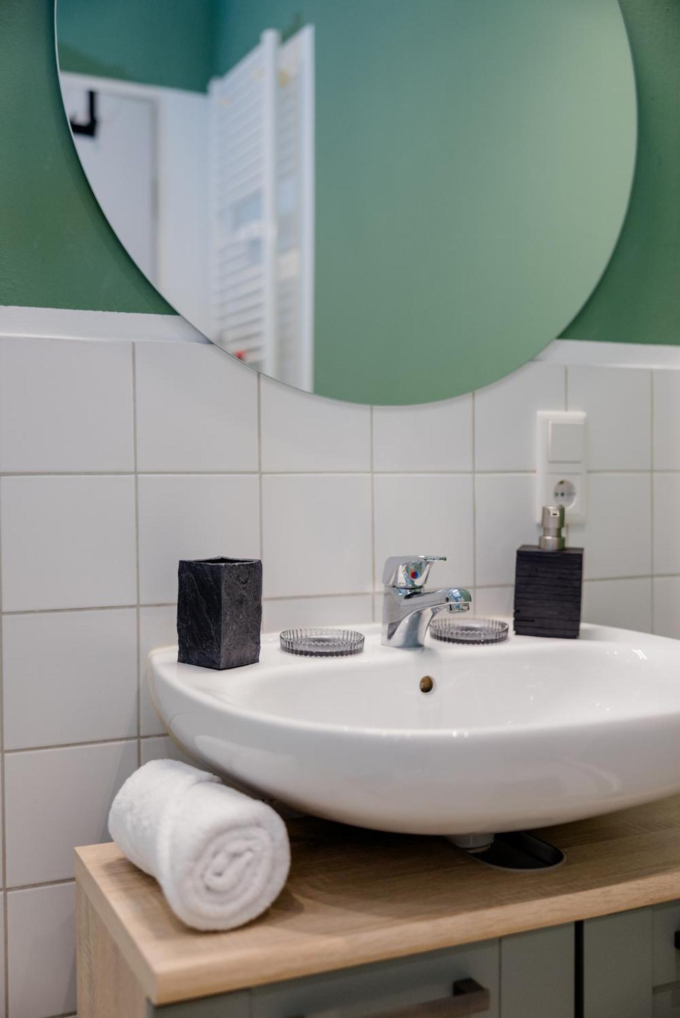 Lumen Homes - Altstadt-Studio Direkt Im Zentrum, Kueche, Netflix, Oeffentlicher Parkplatz Ums Eck Ingolstadt Exteriör bild