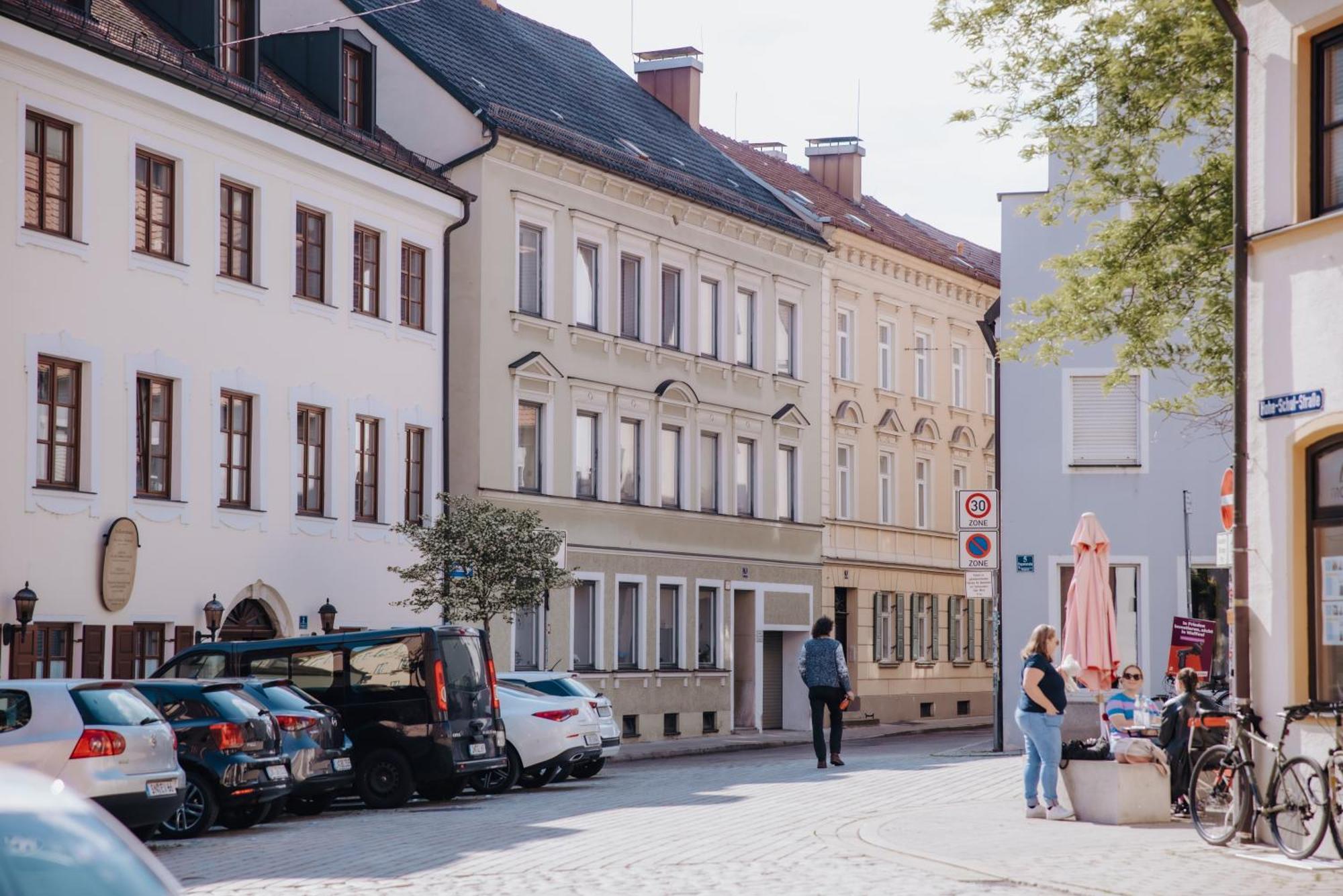 Lumen Homes - Altstadt-Studio Direkt Im Zentrum, Kueche, Netflix, Oeffentlicher Parkplatz Ums Eck Ingolstadt Exteriör bild